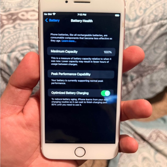 Apple iPhone 7 Plus in Rose Gold 128 GB
GREAT CONDITION - Picture 4 of 4